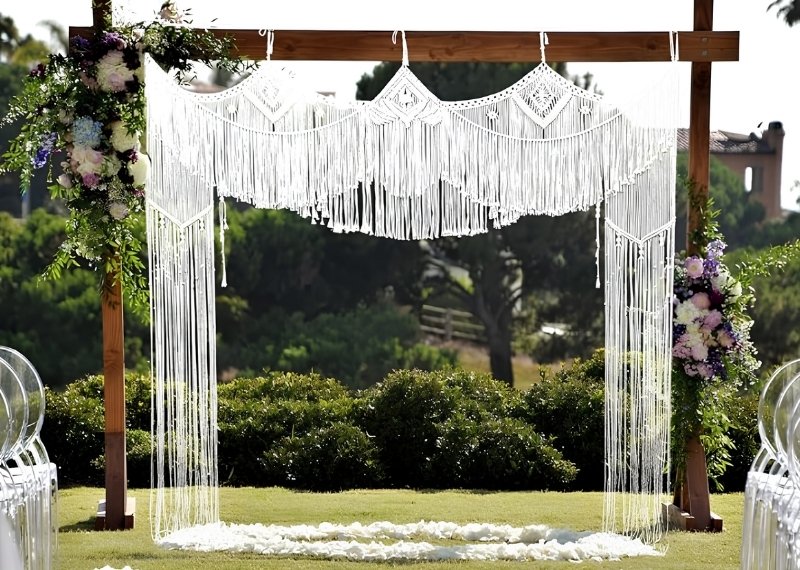Backdrop đám cưới phong cách mộc mạc