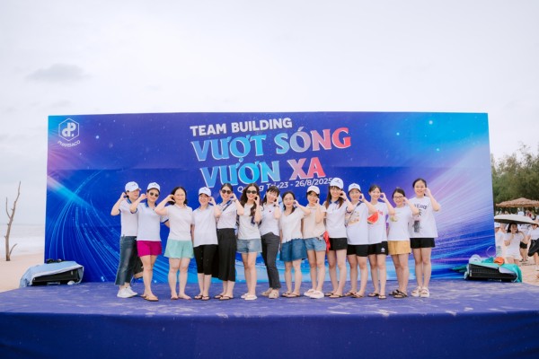 Backdrop team building formex