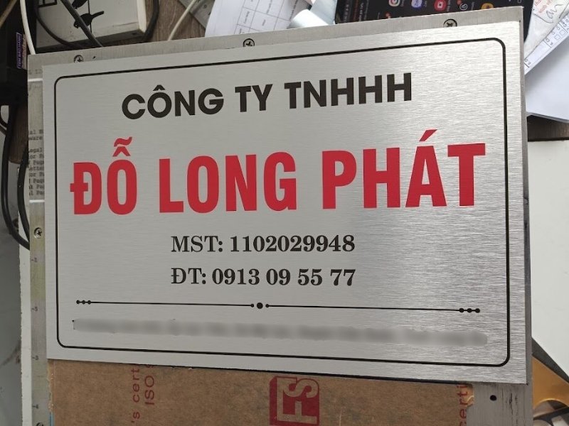 Bảng hiệu công ty Alu trắng xước