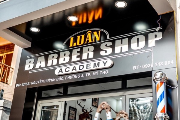 Bảng hiệu babershop Alu