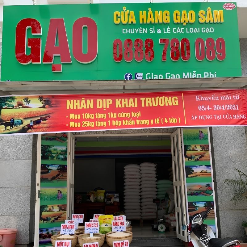 Hình ảnh thực tế bảng hiệu bán gạo nền Alu chữ Mica