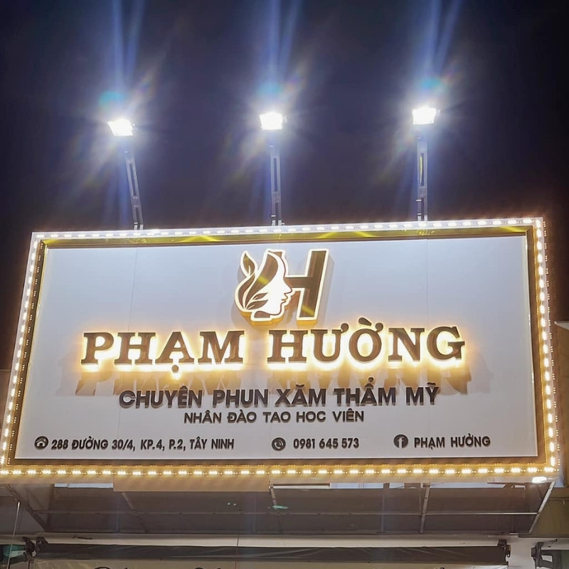 Mẫu bảng hiệu phun xăm thu hút