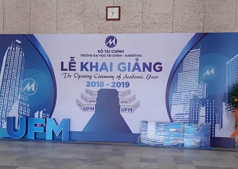 Backdrop khai giảng năm học trường UFM