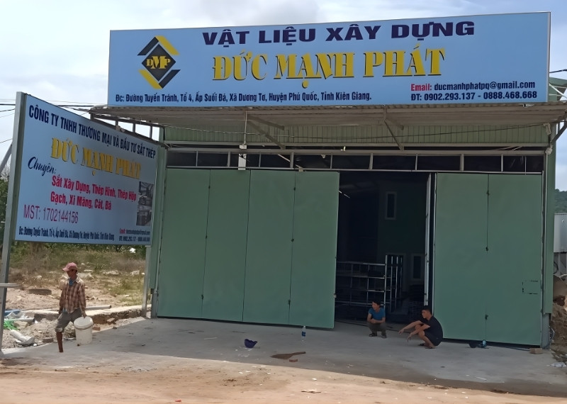 Bảng hiệu cửa hàng vật liệu xây dựng Đức Mạnh Phát