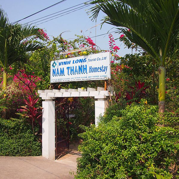 Bảng hiệu homestay Nam Thành