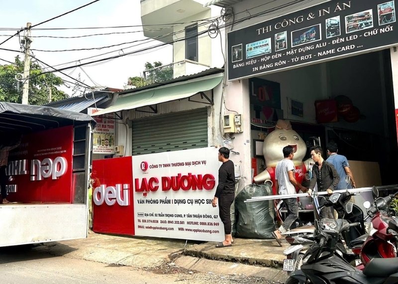 Bảng hiẹu văn phòng phẩm Deli Lạc Dương
