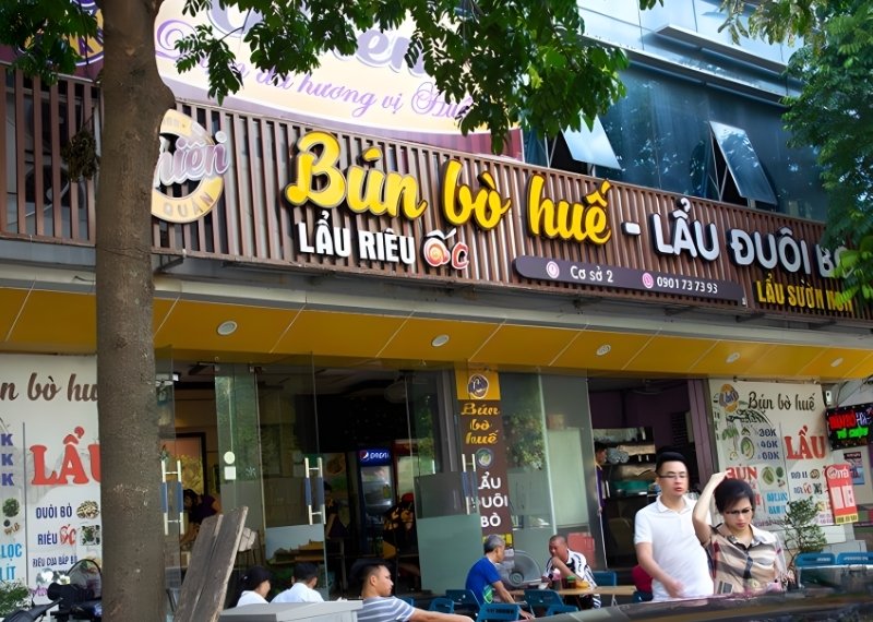 Bảng hiệu bún bò Huế Hiền