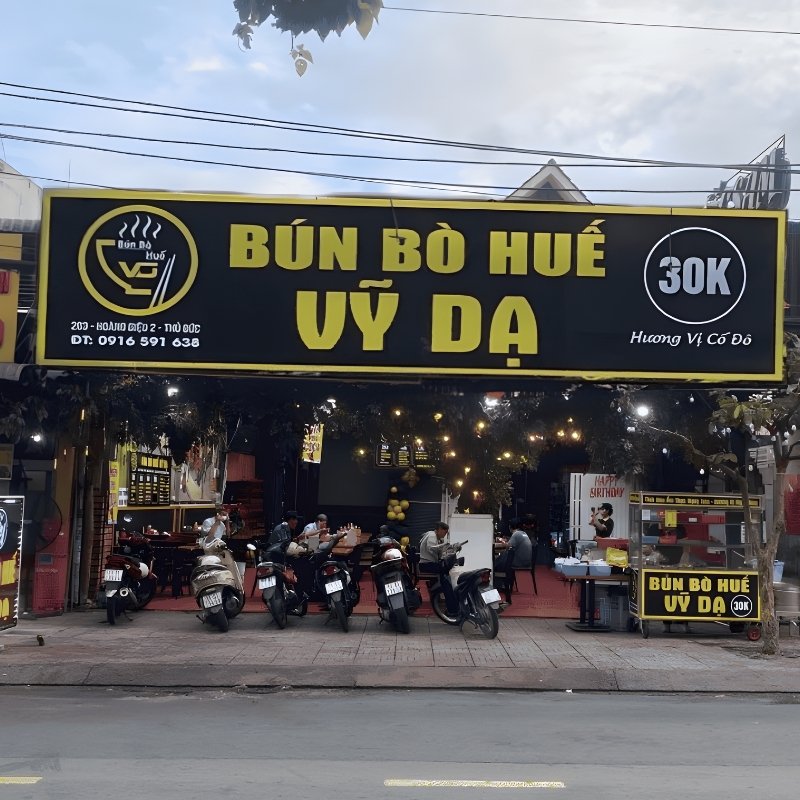 Bảng hiệu bún bò Huế Vỹ Dạ