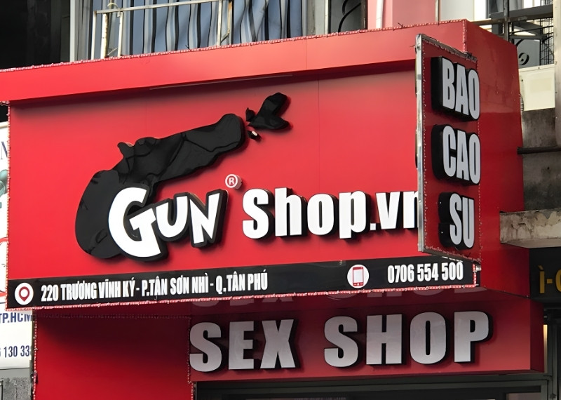 Bảng hiệu bao cao su Gun Shop