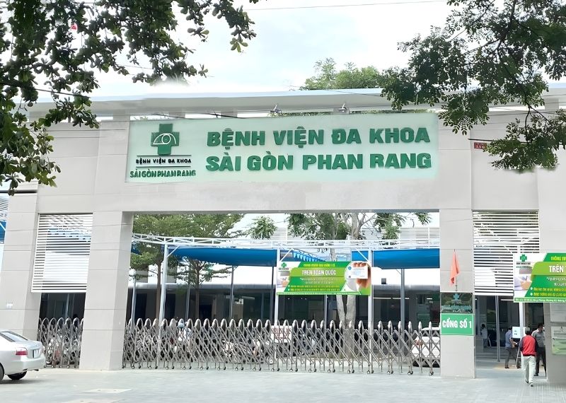 Bảng hiệu bệnh viện đa khoa Sài Gòn Phan Rang