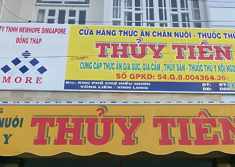 Bảng hiệu cửa hàng thức ăn chăn nuôi Thủy Tiên
