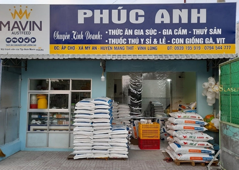 Bảng hiệu cửa hàng thức ăn gia súc Hiflex