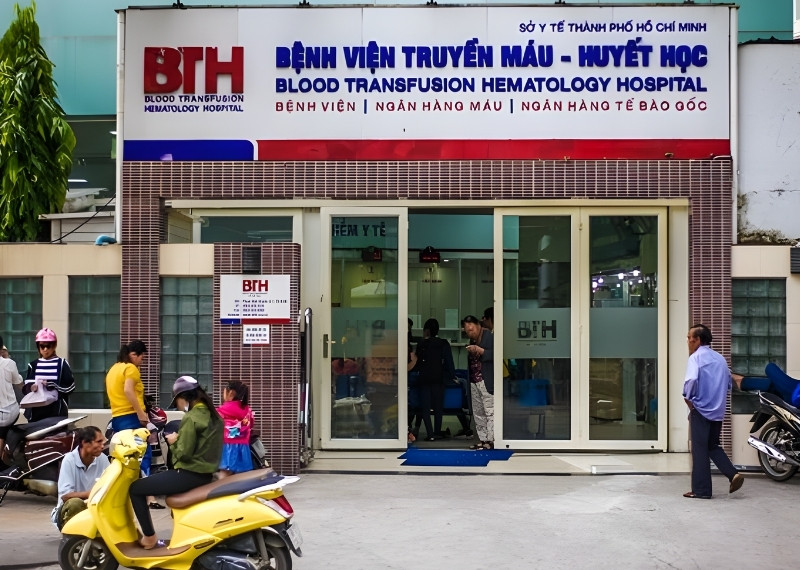 Bảng hiệu mặt tiền bệnh viện Huyết Học
