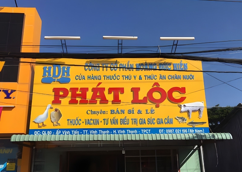 Bảng hiệu thức ăn chăn nuôi Phát Lộc