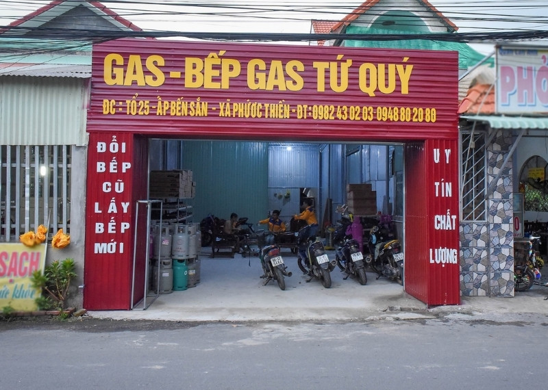 Bảng hiệu cửa hàng Gas Tứ Quý