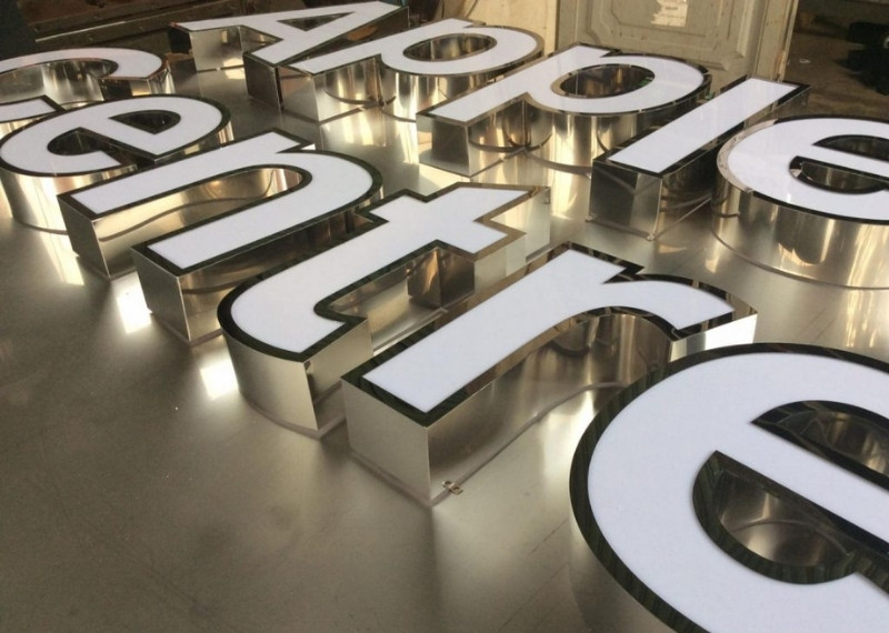 Chữ nổi inox mặt mica