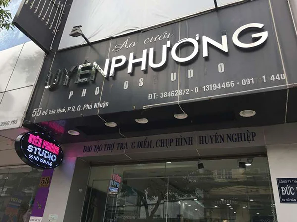 bảng hiệu chữ nổi inox tráng gương