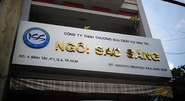 bảng hiệu chữ nổi inox vàng gương