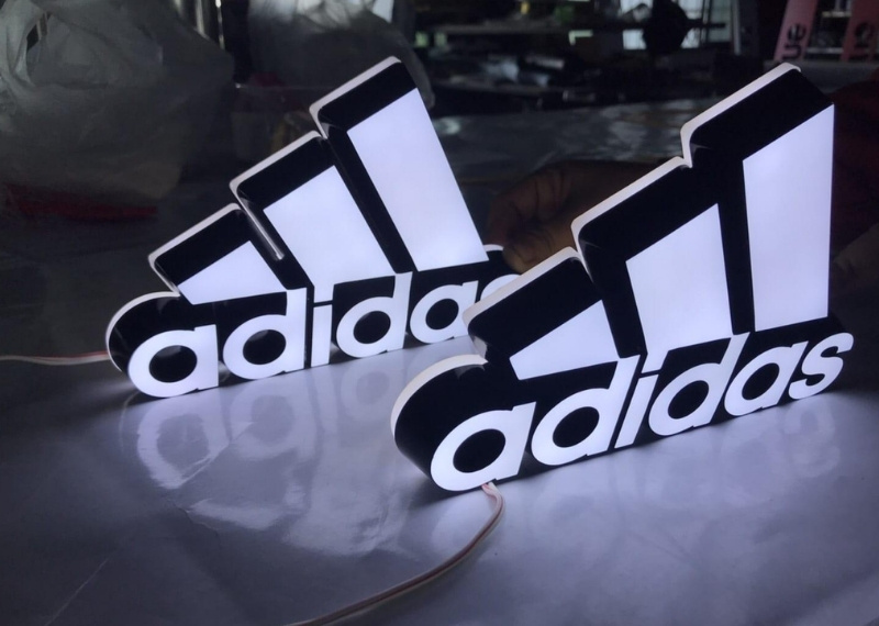 Mẫu chữ nổi Mica Adidas