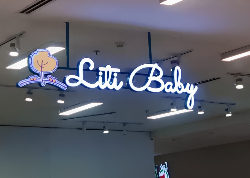 Chữ nổi Mica có LED