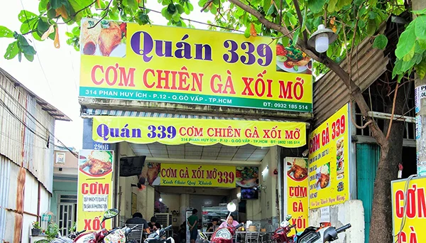 bảng hiệu cơm gà xối mỡ