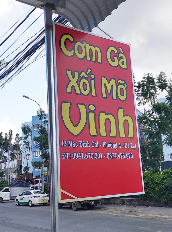 bảng hiệu cơm gà xối mỡ