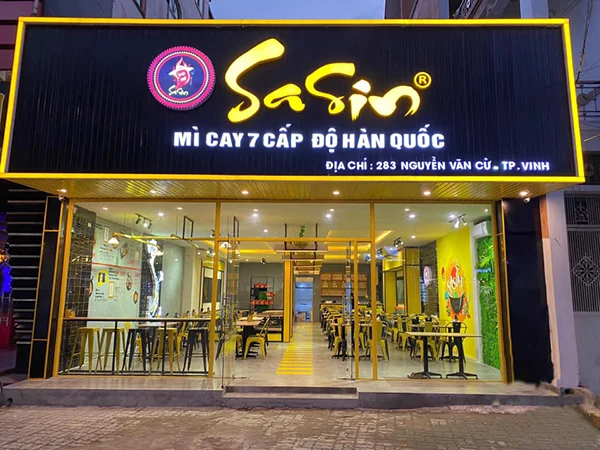bảng hiệu mì cay