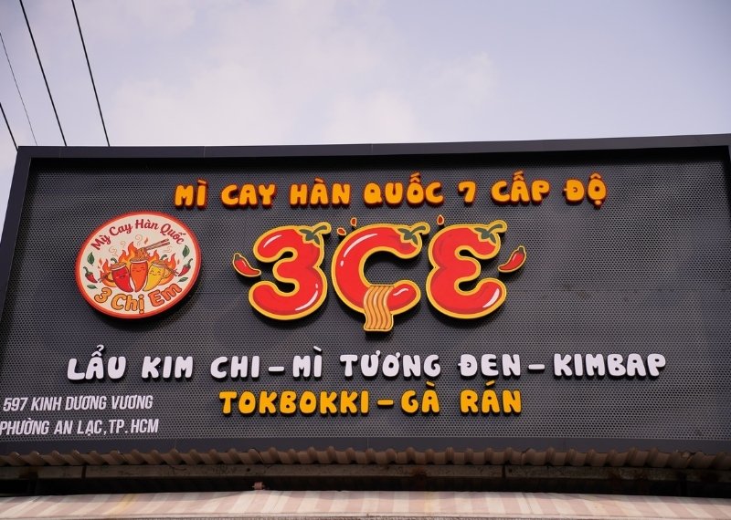 Bảng hiệu mì cay 3CE