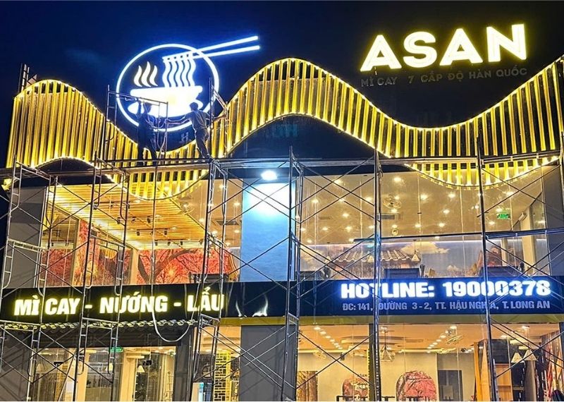 bảng hiệu mì cay Asan