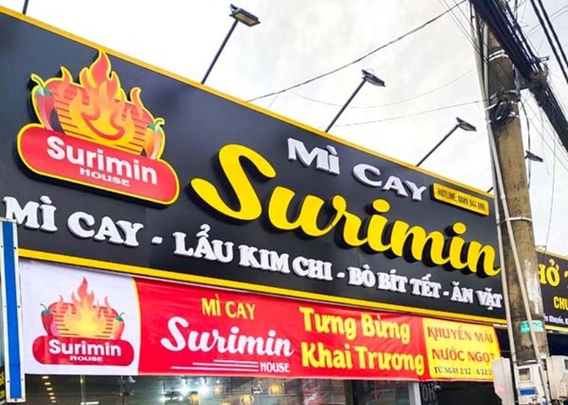 Bảng hiệu mì cay Surimin