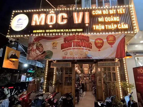 bảng hiệu mì quảng