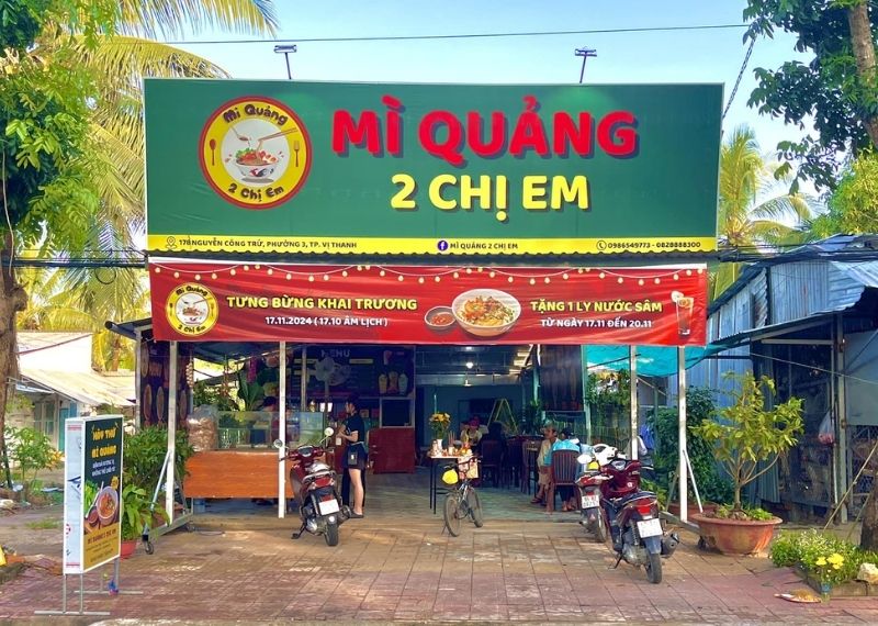 Bảng hiệu mì quảng 2 chị em