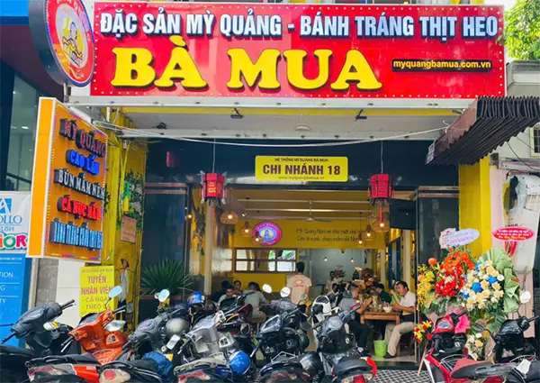 bảng hiệu mì quảng