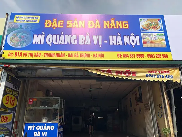 bảng hiệu mì quảng
