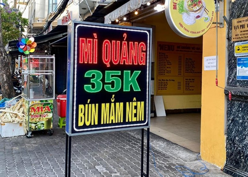 Bảng hiệu mì quảng đèn LED