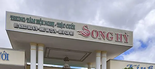 bảng hiệu nhà hàng tiệc cưới