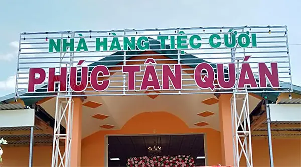 bảng hiệu trung tâm tiệc cưới