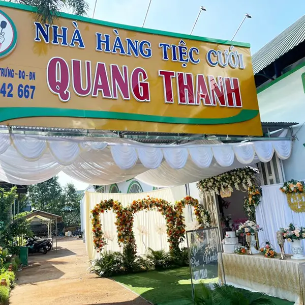 bảng hiệu trung tâm tiệc cưới