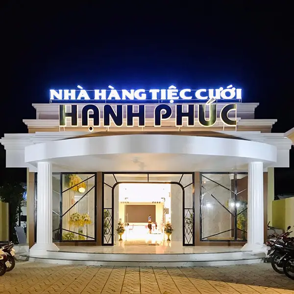 bảng hiệu trung tâm tiệc cưới