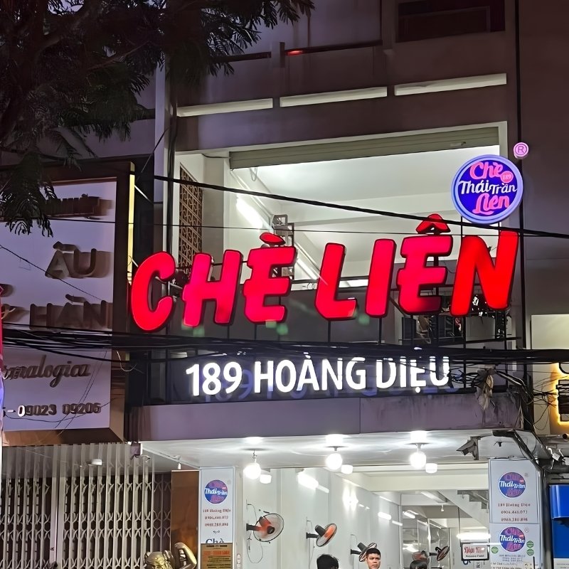 Bảng hiệu quán chè Liên