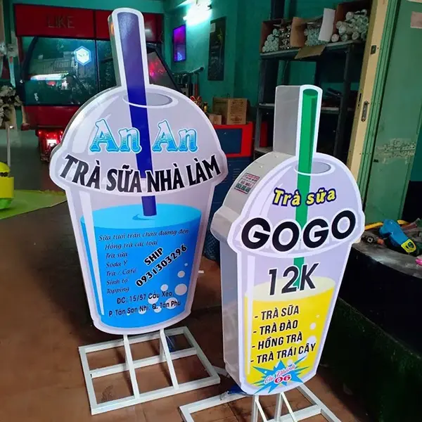biển vẫy mô hình ly trà sữa