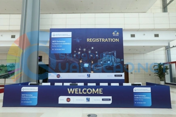 Các yếu tố ảnh hưởng đến chi phí backdrop