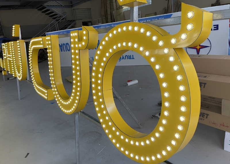 Chữ Alu cắm LED màu vàng đẹp