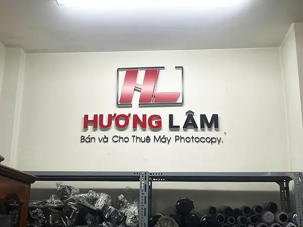 chữ nổi mica dán tường