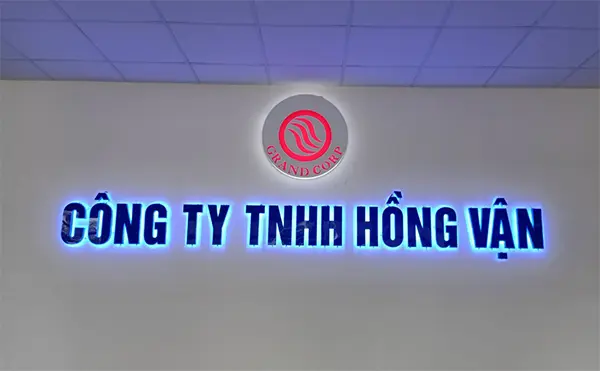 chữ nổi mica dán tường đèn led