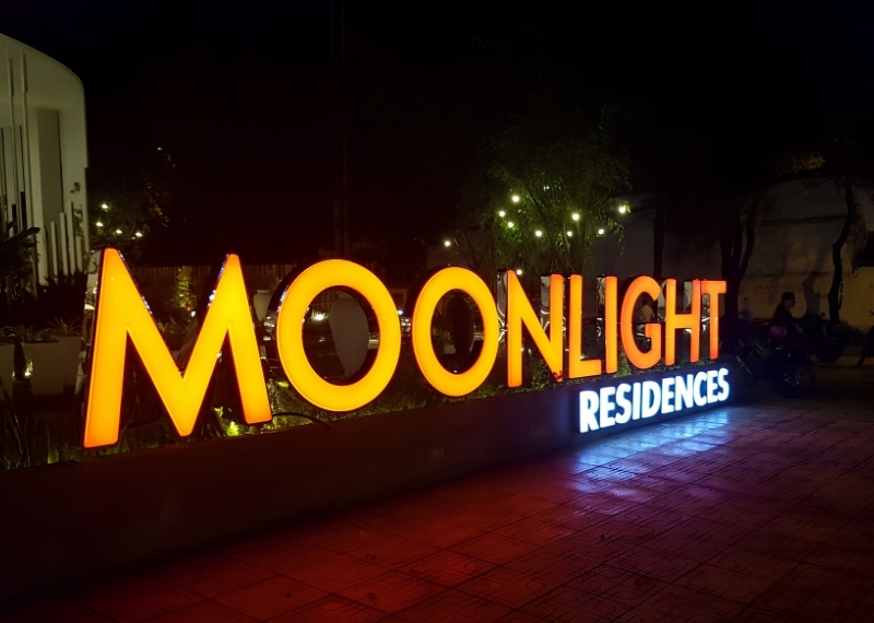 Chữ nổi Mica gắn LED MoonLight