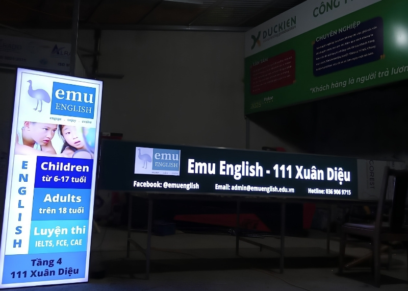 Hộp đèn bạt EMU Enghlish