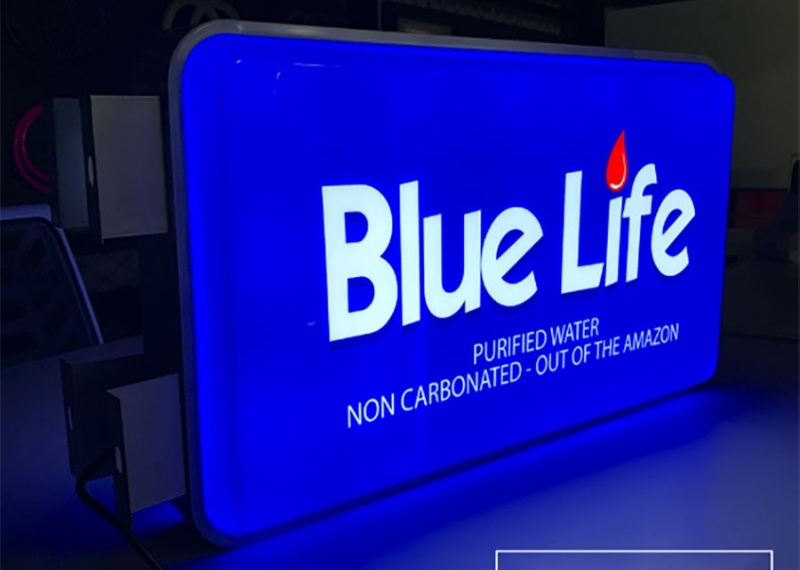 Hộp đèn mica hút nổi Blue Life