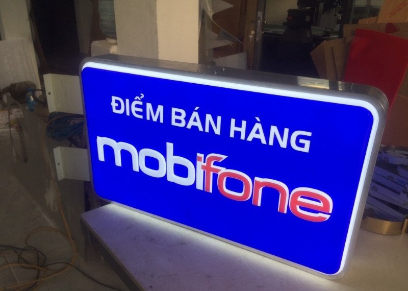 Hộp đèn hút nổi Mobifone