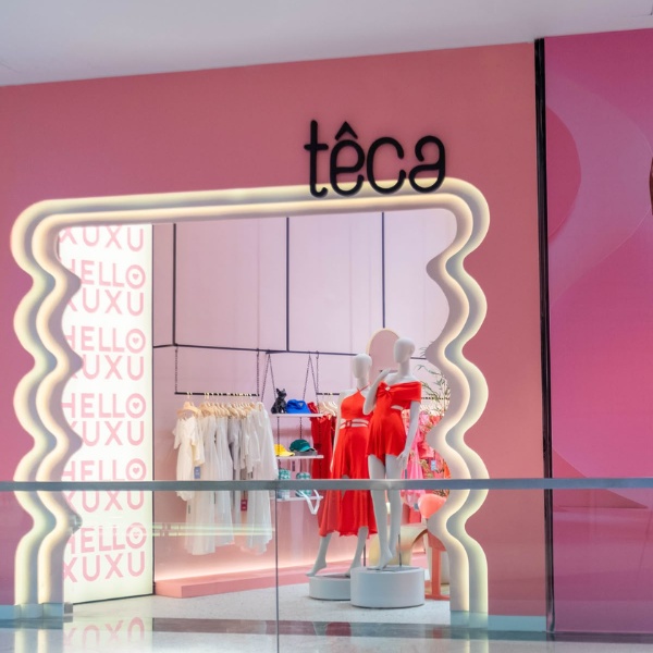 Bảng hiệu hồng phối màu đen